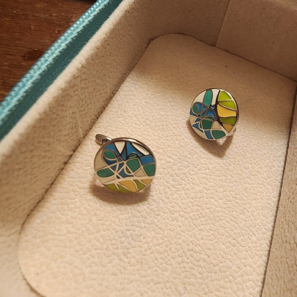Earings - Picture 3 of 3